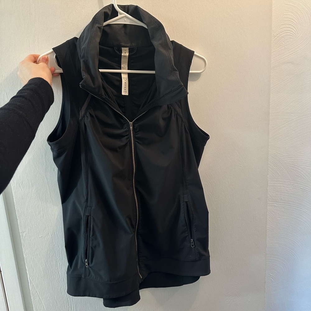 Lululemon women’s black size 10 vest
